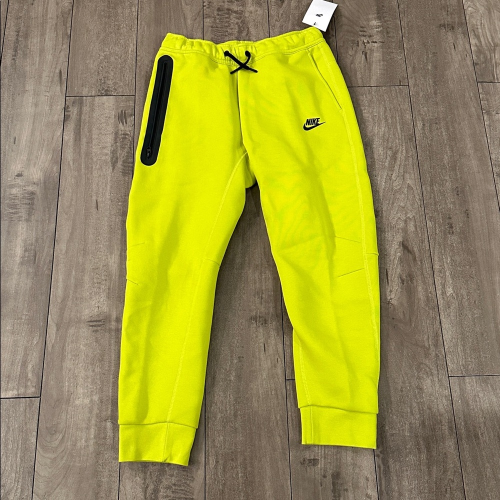 NWT Nike Boy's Sportswear Tech Fleece Pants green Large